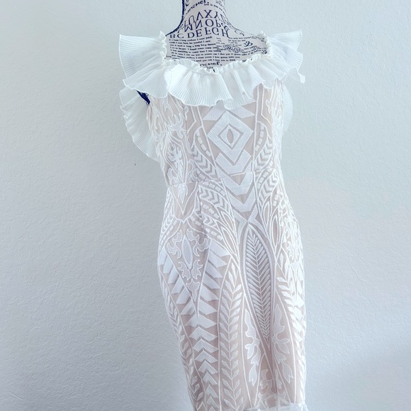 Selfie Leslie Dresses & Skirts - Selfie Leslie Elegant White Ruffle Lace Dress